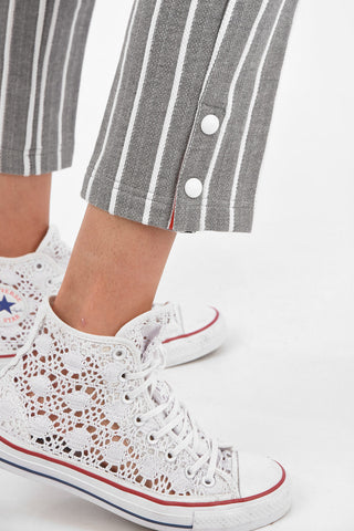 Joggers a Righe con Bottoni alla Caviglia