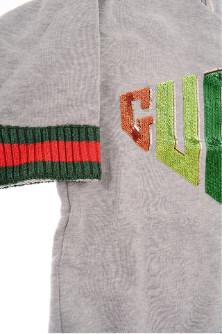 felpa girocollo con logo in paillettes