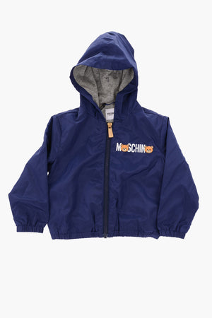 hooded outerwear with zip closure