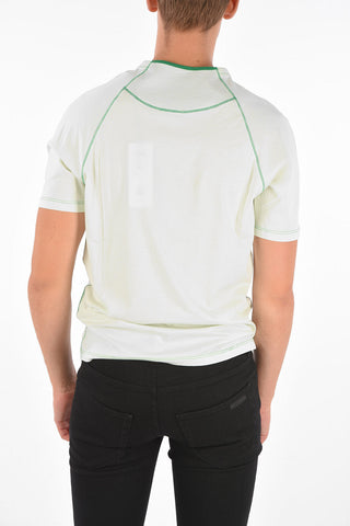 T-shirt Stampata con Cuciture a Vista