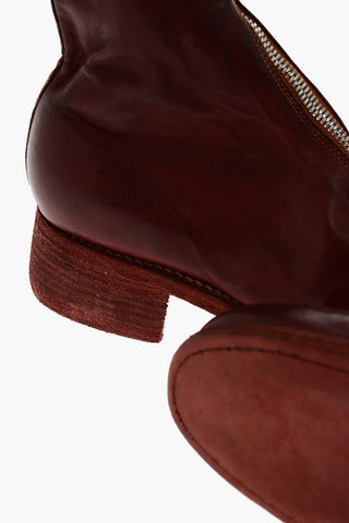 leather Ankle boots with zip closure