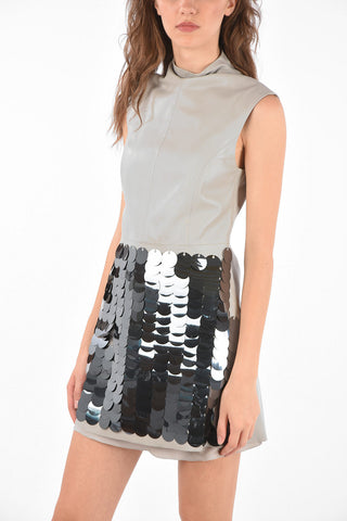 vestito in pelle con doppio spacco laterale