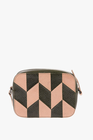 Camera Bag in Pelle Martellata con Dettagli Geometrici 