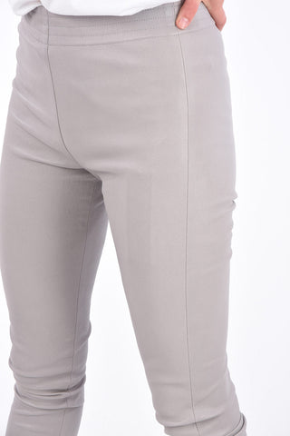 Pantaloni Skinny Fit in Pelle con Elastico in Vita