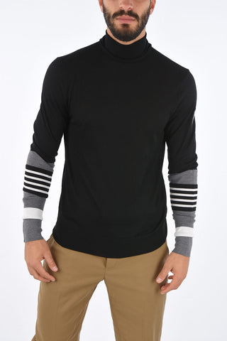 Contrast Sleeve Turtle-Neck Sweater
