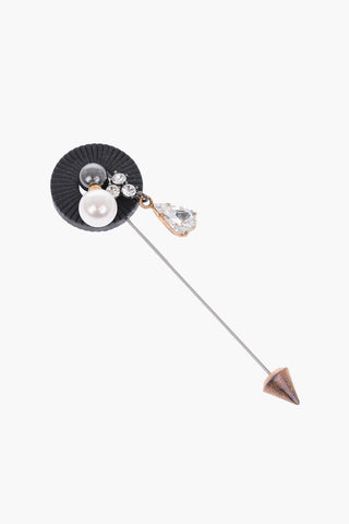MM11 crystal brooch