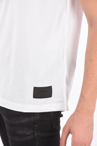 V-neck T-shirt