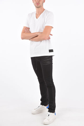 V-neck T-shirt