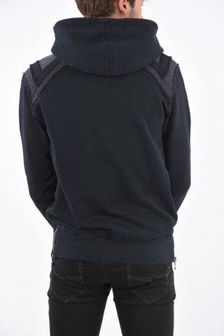 hooded sweatshirt with zip closure