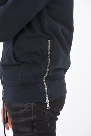 hooded sweatshirt with zip closure