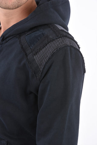 hooded sweatshirt with zip closure