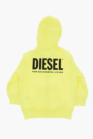 hooded sweatshirt with zip closure
