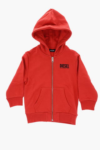 hooded sweatshirt with zip closure