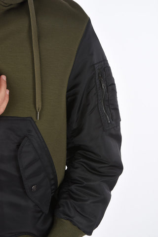 Felpa EASY FIT con Zip Frontale e Maniche Imbottite