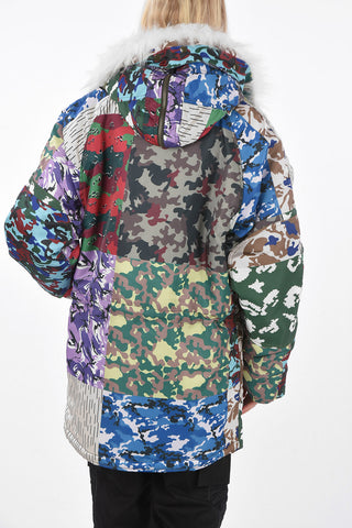 puffer con cappuccio fantasia astratta