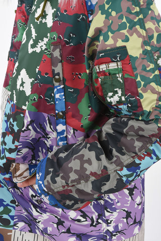 puffer con cappuccio fantasia astratta