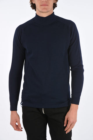 turtle-neck sweater
