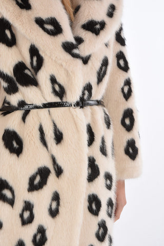 Cappotto in Ecopelliccia Maculata con Cintura