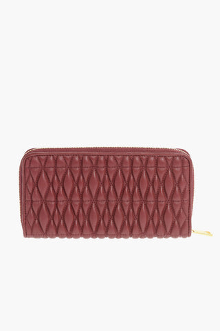 leather wallet with zip closure
