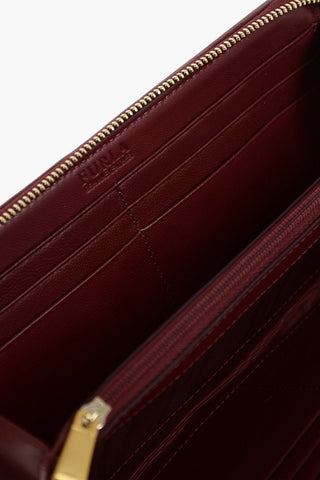 leather wallet with zip closure