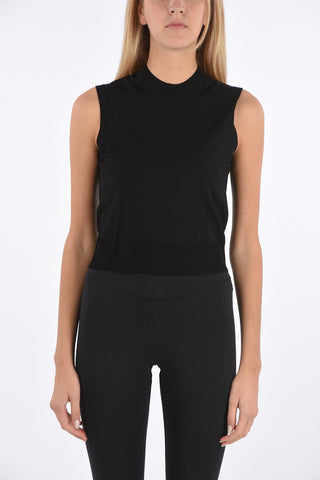 crew-neck crop top