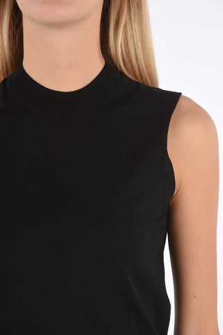 crew-neck crop top