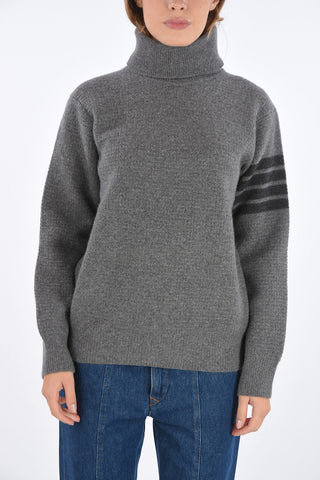 oversized turtleneck sweater