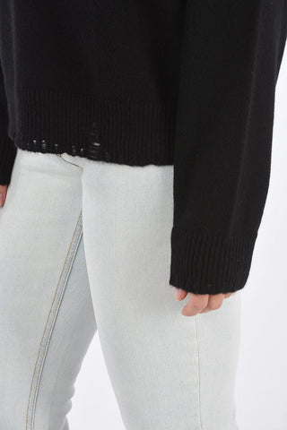 Maglia Girocollo in Cashmere con Dettagli Distressed