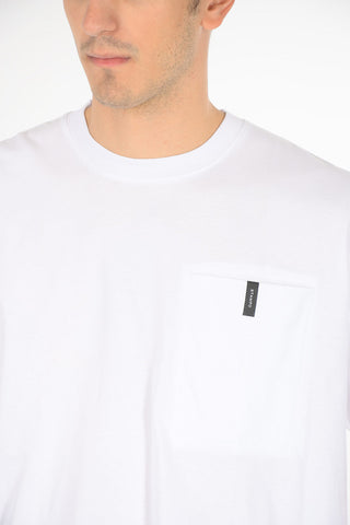 t-shirt stampata con taschino
