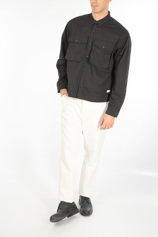 camicia con bottoni automatici e taschini