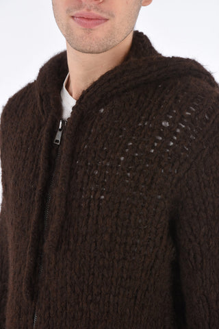 hooded sweater with zip closure