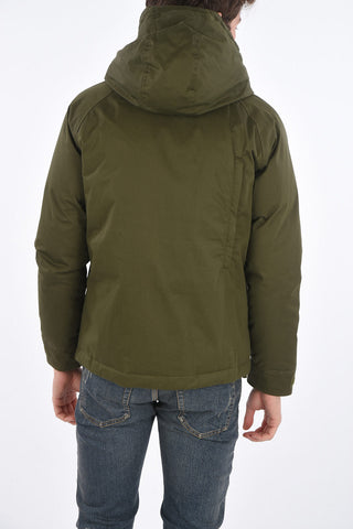 piumino con chiusura zip e cappuccio