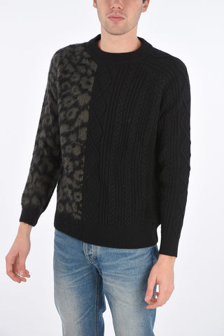 crew-neck cable knit sweater with cheetah-print contrast