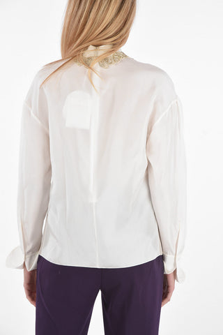 Blusa in Seta Stampata con Dettagli Ricamati e Perline