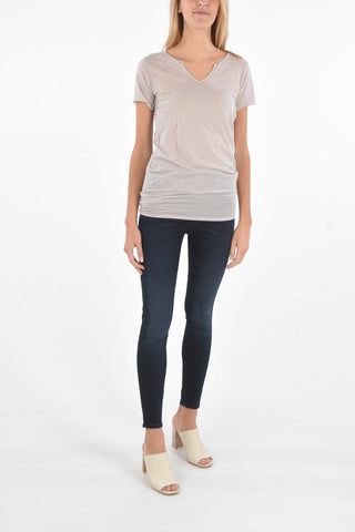 t-shirt scollo a v con elastico sul fondo