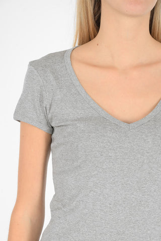 V-neck t-shirt