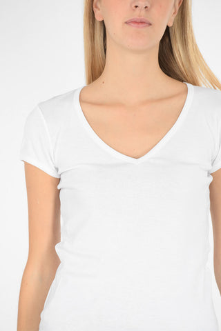 V-neck t-shirt