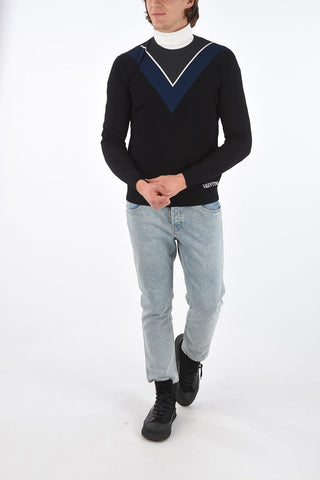 Crew Neck 4-Color Stretch Sweater with Embroidered Logo