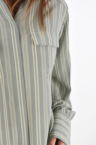 Blusa a Righe in Seta con Maniche Ampie e Collo Coreano