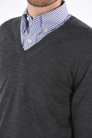 Maglia in Lana Pettinata con Collo a V