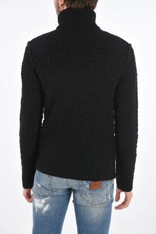 Turtleneck Pullover with Reverse Stitchings