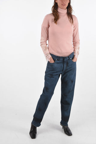 01 Frayed Hem Straight Fit Jeans