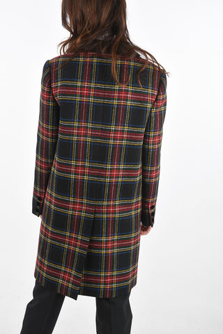 Cappotto Tartan con Dettagli in Velluto e Spilla Gioiello