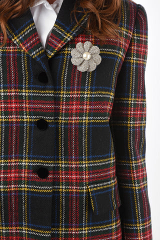 Cappotto Tartan con Dettagli in Velluto e Spilla Gioiello
