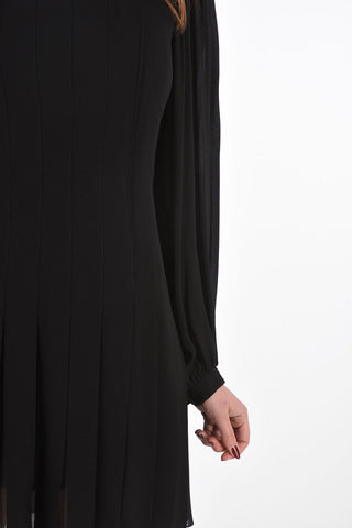 Vestito Corto a Maniche Lunghe con Gonna a Pieghe