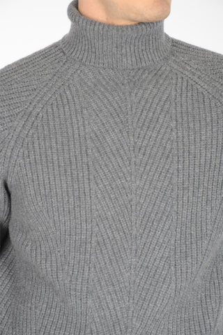 Virgin wool and cashmere turtleneck sweater