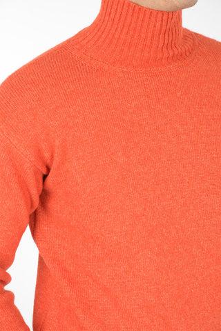 turleneck sweater with ribbed edges