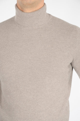 maglia a collo alto in cashmere