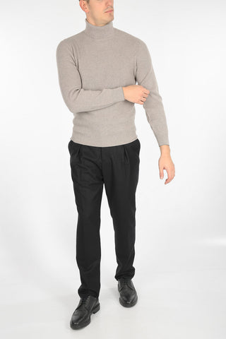 maglia a collo alto in cashmere