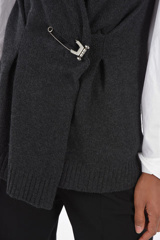 Single-pleated Cashmere Vest with Maxi Brooch